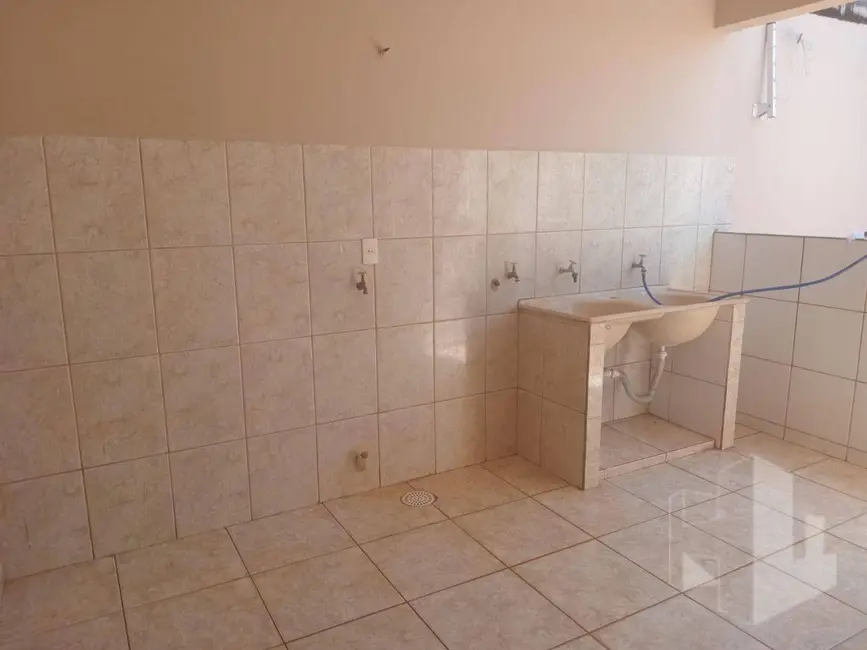 Foto 8 de Casa com 2 quartos à venda e para alugar, 400m2 em Jardim Parati, Jau - SP