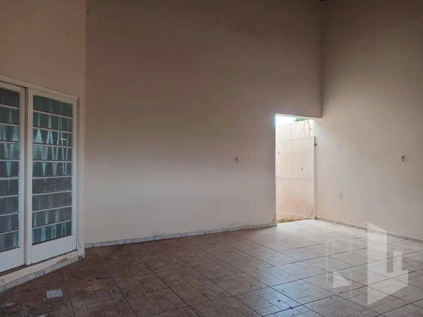 Foto 8 de Casa com 2 quartos à venda e para alugar, 400m2 em Jardim Parati, Jau - SP