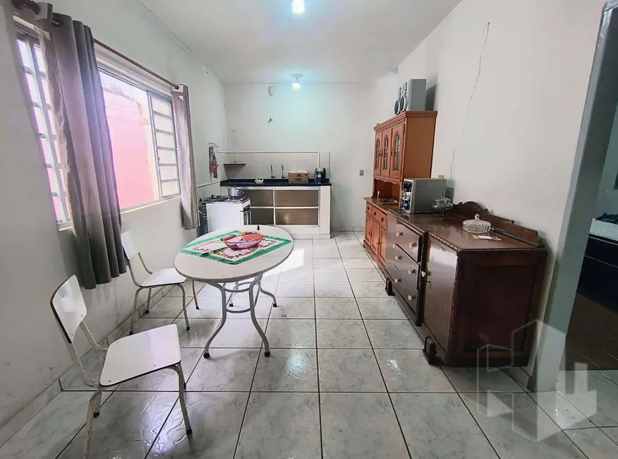 Foto 2 de Casa com 3 quartos à venda, 250m2 em Jardim Itamarati, Jau - SP
