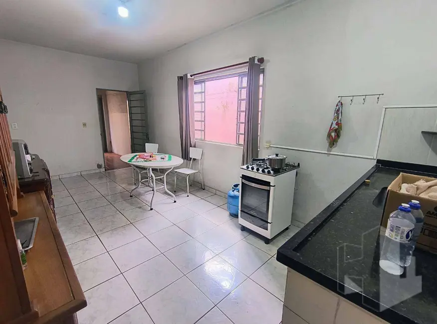 Foto 6 de Casa com 3 quartos à venda, 250m2 em Jardim Itamarati, Jau - SP