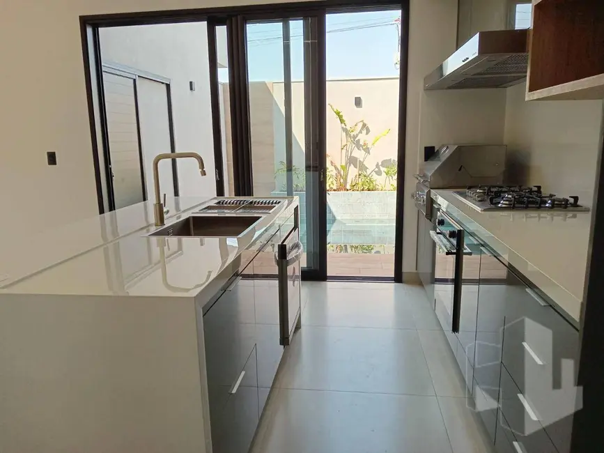 Foto 4 de Casa de Condomínio com 3 quartos à venda, 180m2 em Jardim Europa, Jau - SP