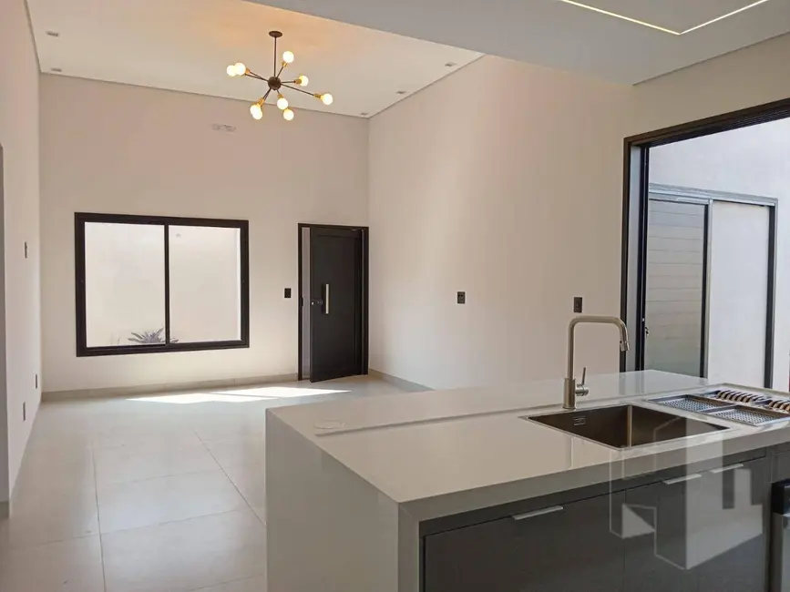 Foto 3 de Casa de Condomínio com 3 quartos à venda, 180m2 em Jardim Europa, Jau - SP