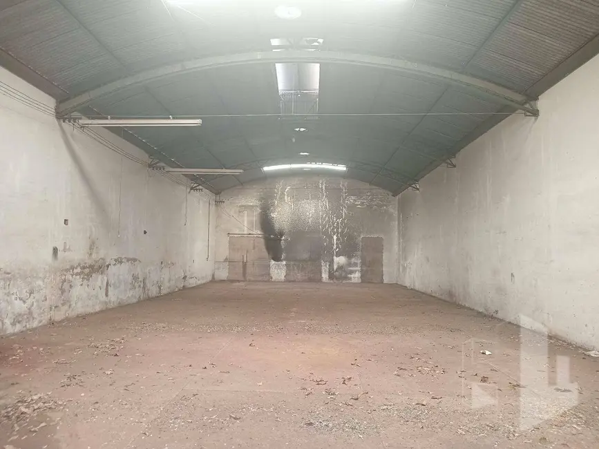 Foto 1 de Armazém / Galpão à venda, 250m2 em Chácara Flora, Jau - SP
