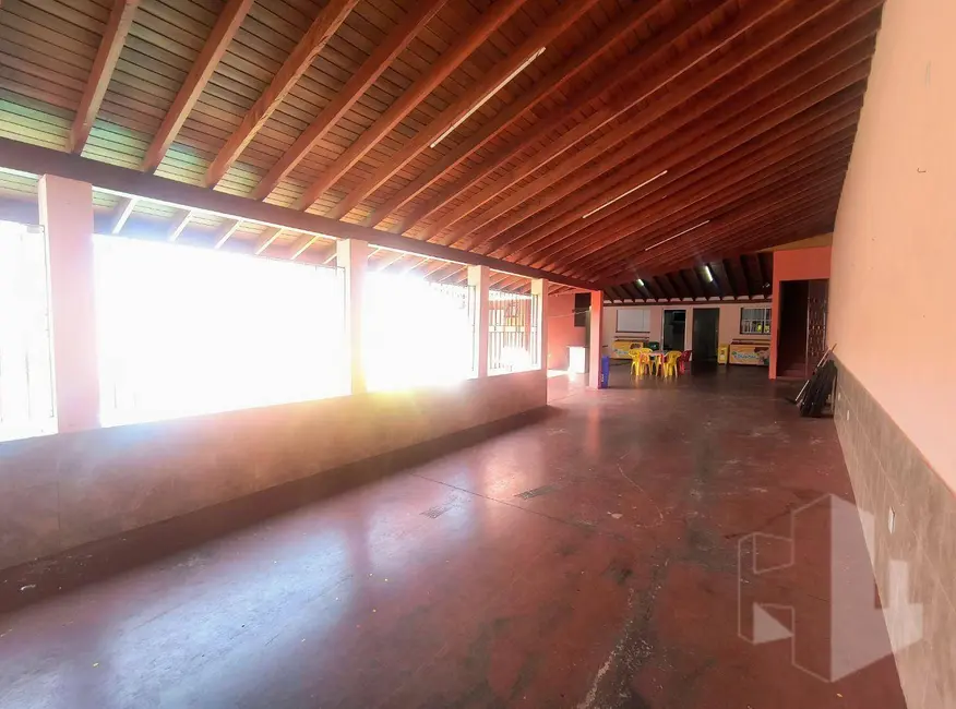 Foto 2 de Casa com 2 quartos para alugar, 300m2 em Jardim Parati, Jau - SP