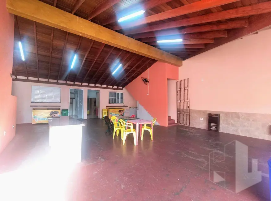 Foto 4 de Casa com 2 quartos para alugar, 300m2 em Jardim Parati, Jau - SP