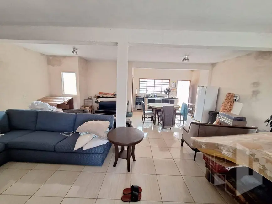 Foto 1 de Kitnet com 1 quarto para alugar, 70m2 em Centro, Jau - SP