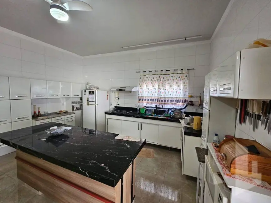 Foto 2 de Casa com 3 quartos à venda, 360m2 em Jardim Juliana, Jau - SP