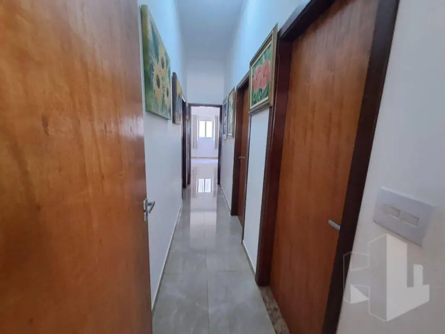 Foto 5 de Casa com 3 quartos à venda, 360m2 em Jardim Juliana, Jau - SP