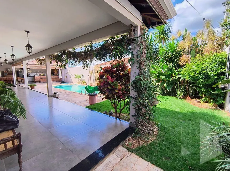 Foto 1 de Casa com 4 quartos à venda e para alugar, 500m2 em Vila Vicente, Jau - SP