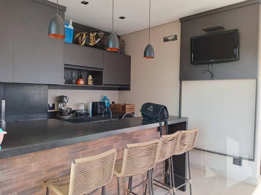 Foto 2 de Casa de Condomínio com 3 quartos à venda, 372m2 em Condomínio Flamboyant, Jau - SP