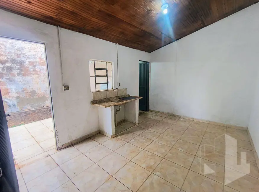 Foto 4 de Casa com 1 quarto para alugar, 100m2 em Distrito de Potunduva (Potunduva), Jau - SP