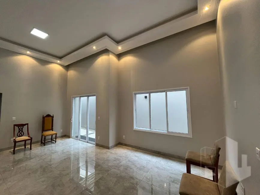 Casa com 3 quartos à venda, 342m2 em Jardim Maria Luiza I, Jau - SP - imagem 2 Foto 2 de Casa com 3 quartos à venda, 342m2 em Jardim Maria Luiza I, Jau - SP