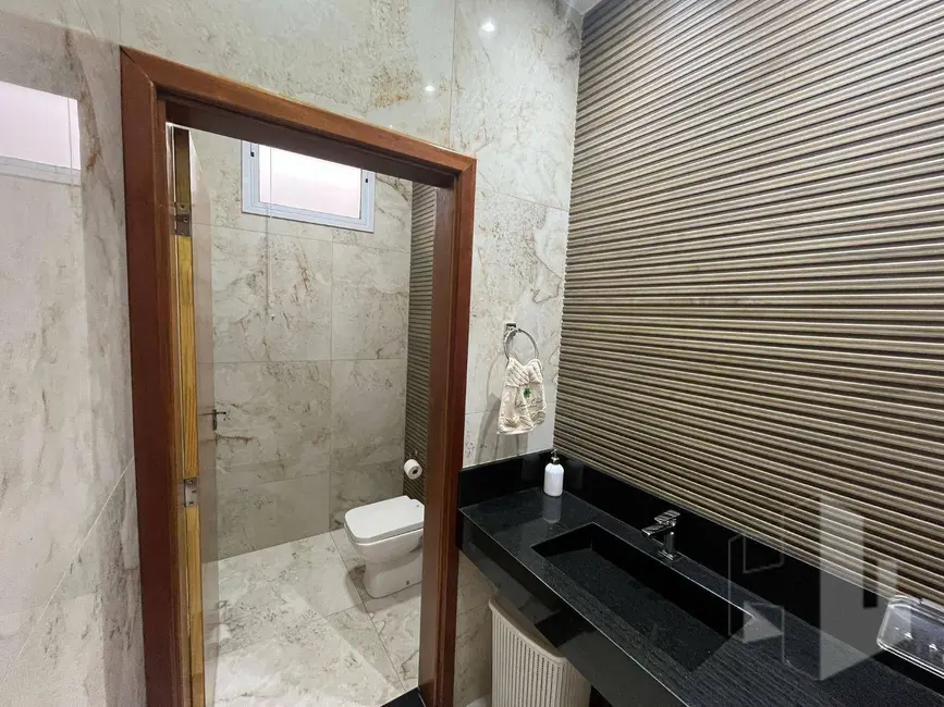 Casa com 3 quartos à venda, 342m2 em Jardim Maria Luiza I, Jau - SP - imagem 3 Foto 3 de Casa com 3 quartos à venda, 342m2 em Jardim Maria Luiza I, Jau - SP