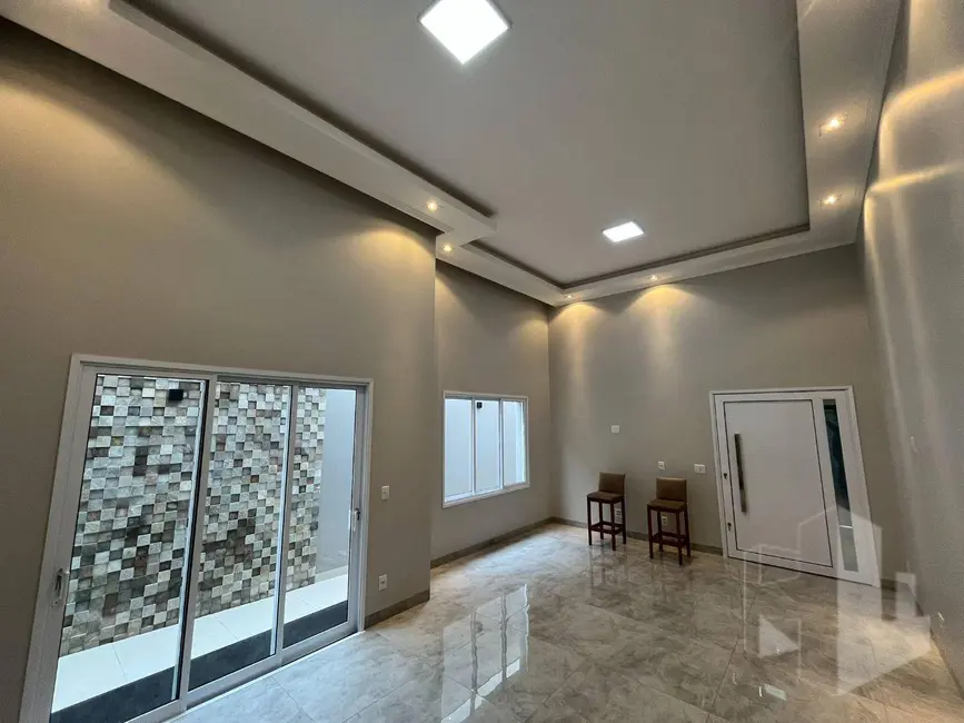 Casa com 3 quartos à venda, 342m2 em Jardim Maria Luiza I, Jau - SP - imagem 1 Foto 1 de Casa com 3 quartos à venda, 342m2 em Jardim Maria Luiza I, Jau - SP