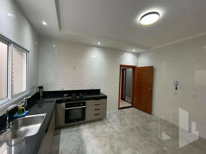 Casa com 3 quartos à venda, 342m2 em Jardim Maria Luiza I, Jau - SP - imagem 4 Foto 4 de Casa com 3 quartos à venda, 342m2 em Jardim Maria Luiza I, Jau - SP