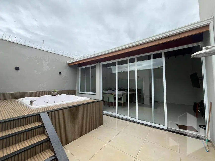 Foto 12 de Casa com 3 quartos à venda e para alugar, 342m2 em Jardim Maria Luiza I, Jau - SP