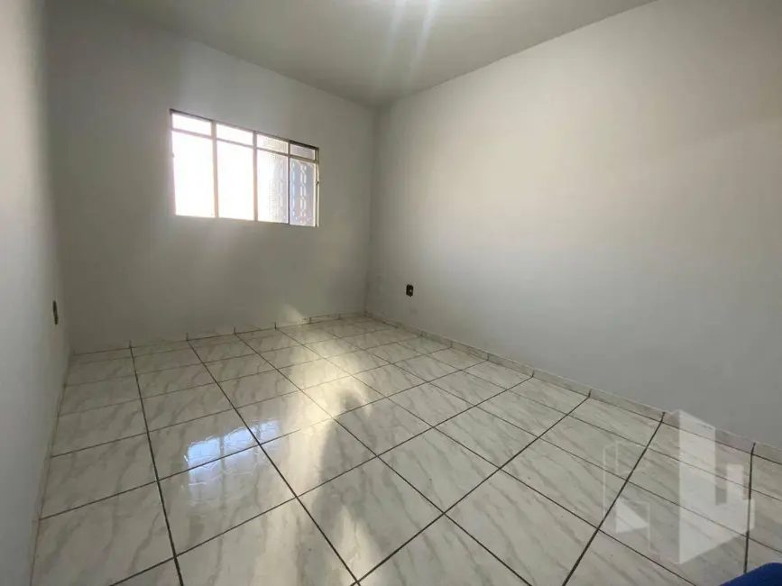 Foto 1 de Casa com 3 quartos para alugar, 125m2 em Jardim Santa Rosa, Jau - SP