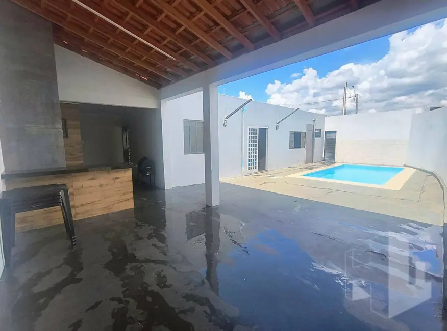 Casa com 2 quartos à venda, 200m2 em Jardim Itatiaia, Jau - SP - imagem 2 Foto 2 de Casa com 2 quartos à venda, 200m2 em Jardim Itatiaia, Jau - SP