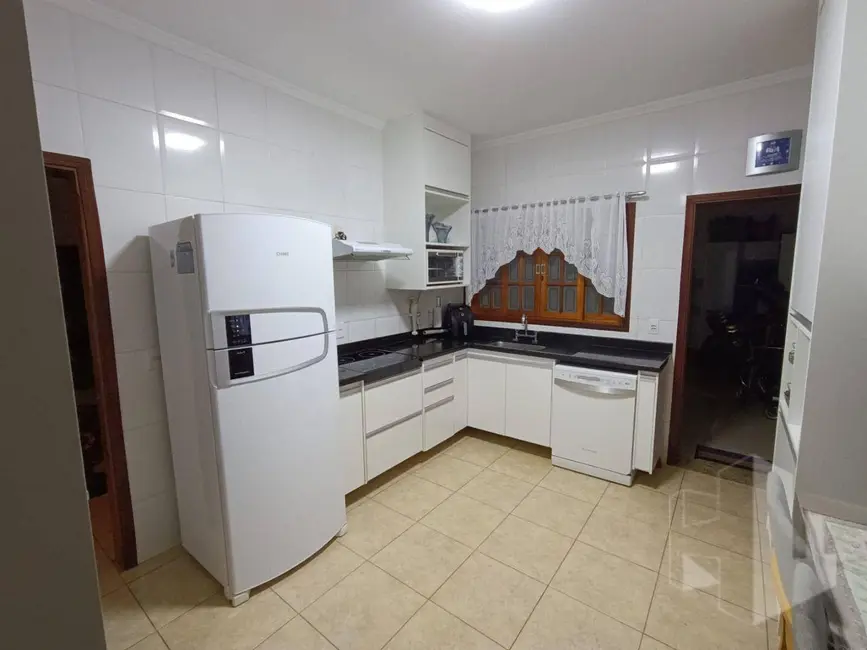 Foto 4 de Casa com 3 quartos à venda, 175m2 em Jardim Dona Emília, Jau - SP