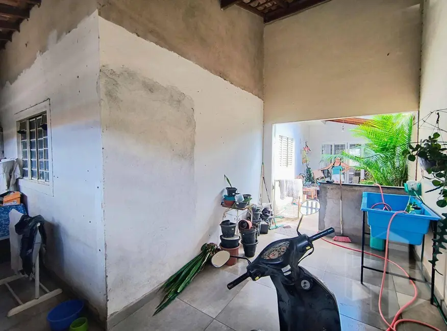 Foto 2 de Casa com 2 quartos à venda, 175m2 em Jardim Orlando Chesini Ometto, Jau - SP