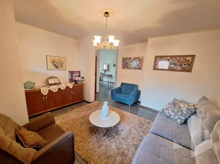 Foto 2 de Casa com 3 quartos à venda, 385m2 em Jardim Maria Luiza III, Jau - SP