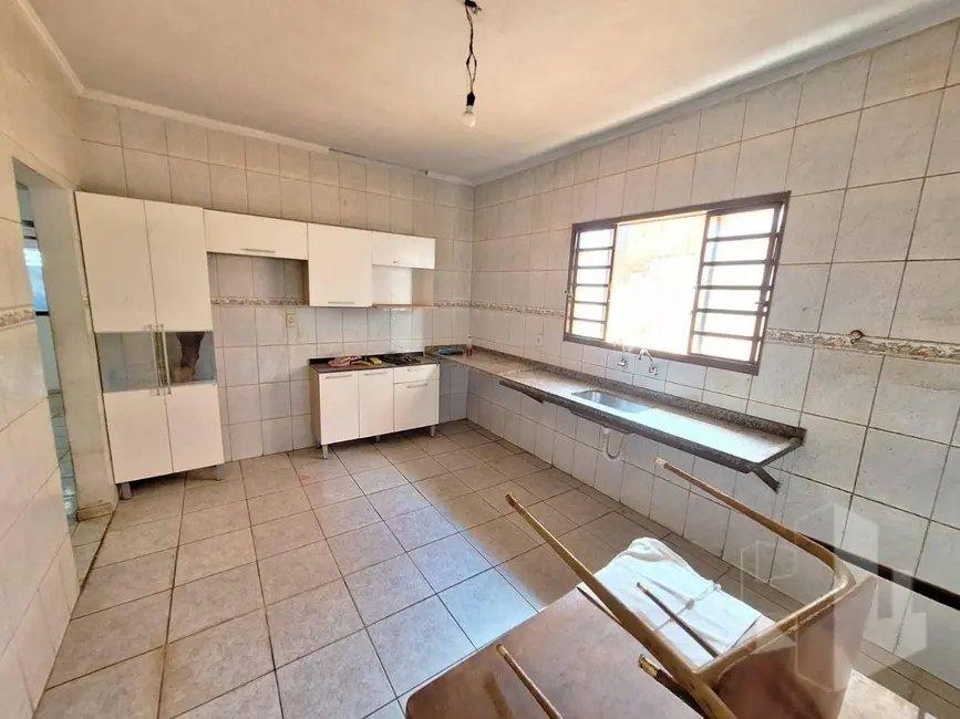 Foto 6 de Casa com 6 quartos à venda, 250m2 em Vila Nova Jaú, Jau - SP