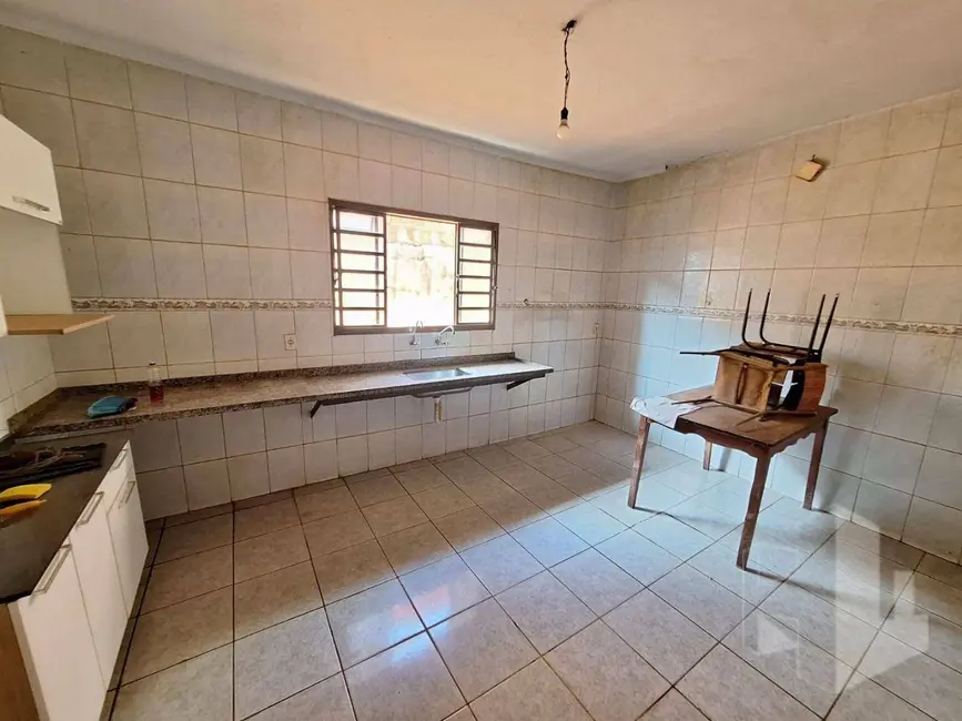 Foto 5 de Casa com 6 quartos à venda, 250m2 em Vila Nova Jaú, Jau - SP