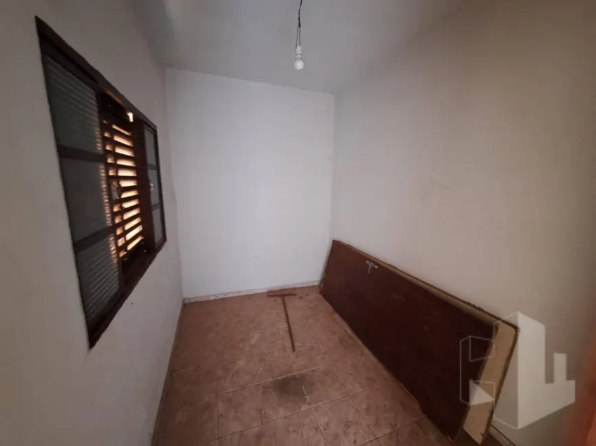 Foto 9 de Casa com 6 quartos à venda, 250m2 em Vila Nova Jaú, Jau - SP