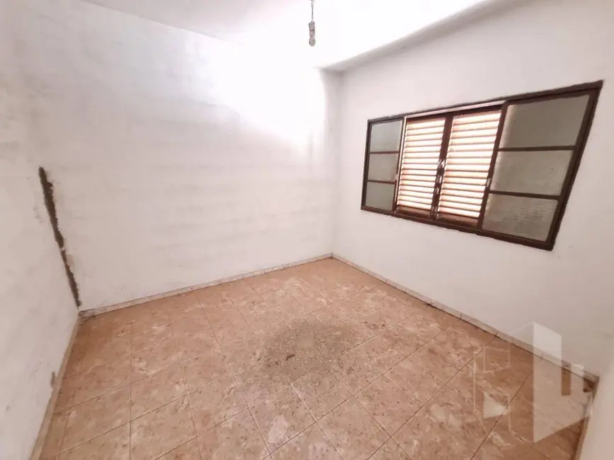 Foto 8 de Casa com 6 quartos à venda, 250m2 em Vila Nova Jaú, Jau - SP