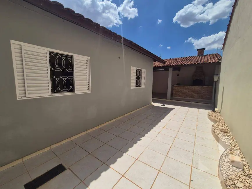 Foto 8 de Casa com 2 quartos à venda, 200m2 em Jardim João Ballan II,  - SP