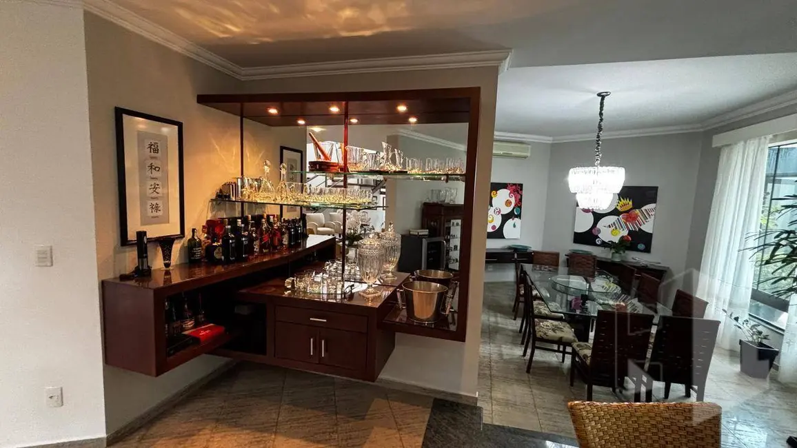 Foto 6 de Casa com 6 quartos à venda, 1000m2 em Jardim Diamante, Jau - SP