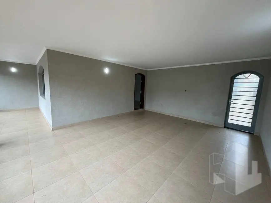Foto 1 de Casa com 3 quartos à venda e para alugar, 300m2 em Jardim São Caetano, Jau - SP