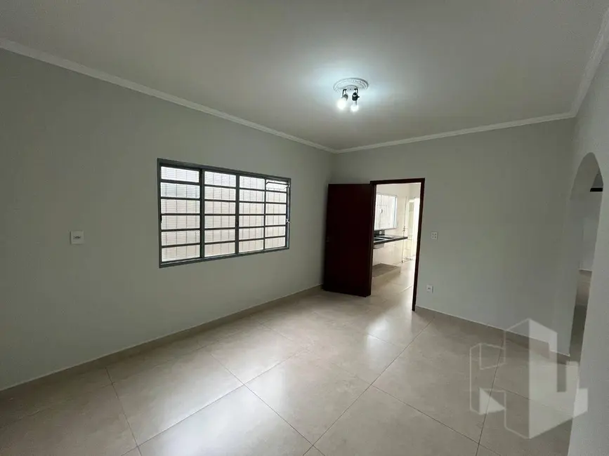 Foto 3 de Casa com 3 quartos à venda e para alugar, 300m2 em Jardim São Caetano, Jau - SP