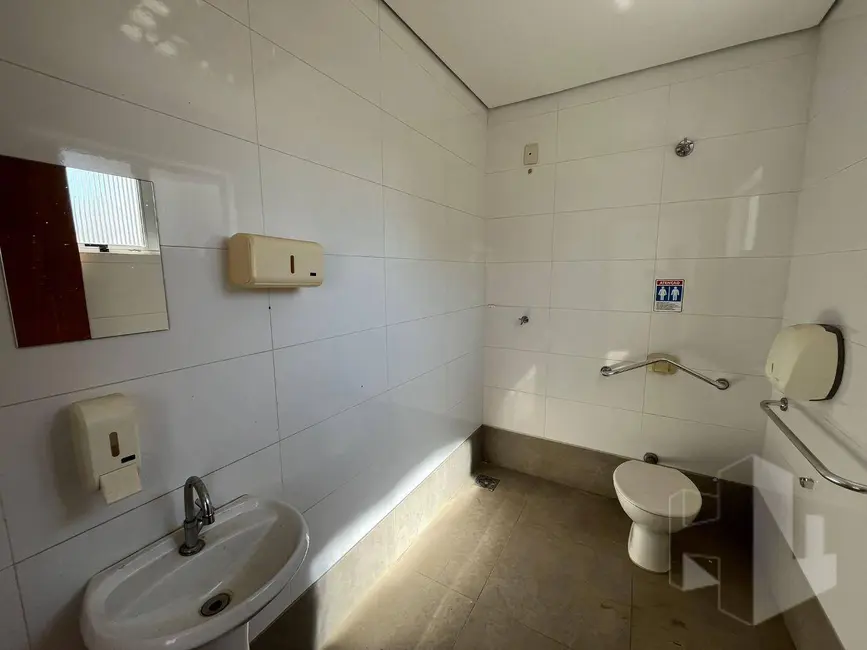 Foto 4 de Sala Comercial para alugar, 396m2 em Centro, Jau - SP