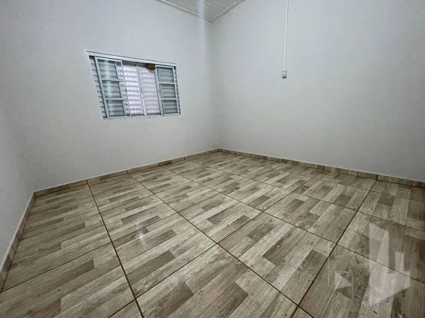 Foto 6 de Casa com 2 quartos para alugar, 120m2 em Pouso Alegre de Baixo, Jau - SP