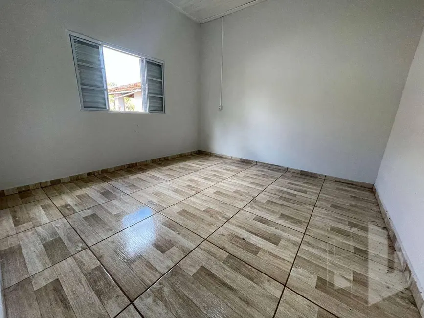 Foto 3 de Casa com 2 quartos para alugar, 120m2 em Pouso Alegre de Baixo, Jau - SP