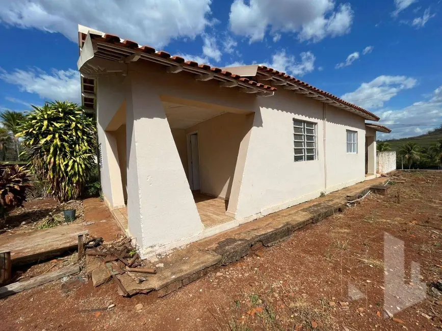 Foto 2 de Casa com 2 quartos para alugar, 120m2 em Pouso Alegre de Baixo, Jau - SP