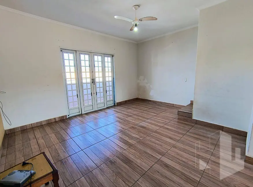 Foto 4 de Casa com 2 quartos para alugar, 160m2 em Vila São Judas Tadeu, Jau - SP