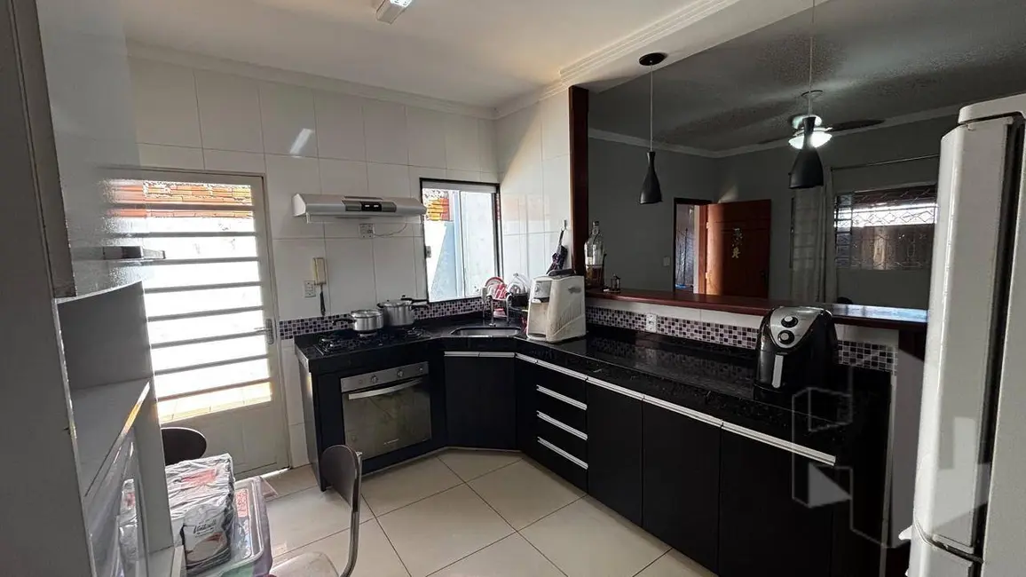 Foto 1 de Casa com 2 quartos à venda, 140m2 em Jardim Cila de Lúcio Bauab, Jau - SP