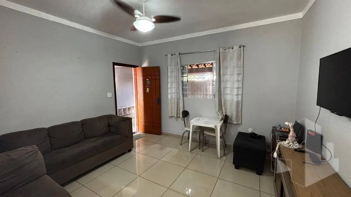 Foto 3 de Casa com 2 quartos à venda, 140m2 em Jardim Cila de Lúcio Bauab, Jau - SP