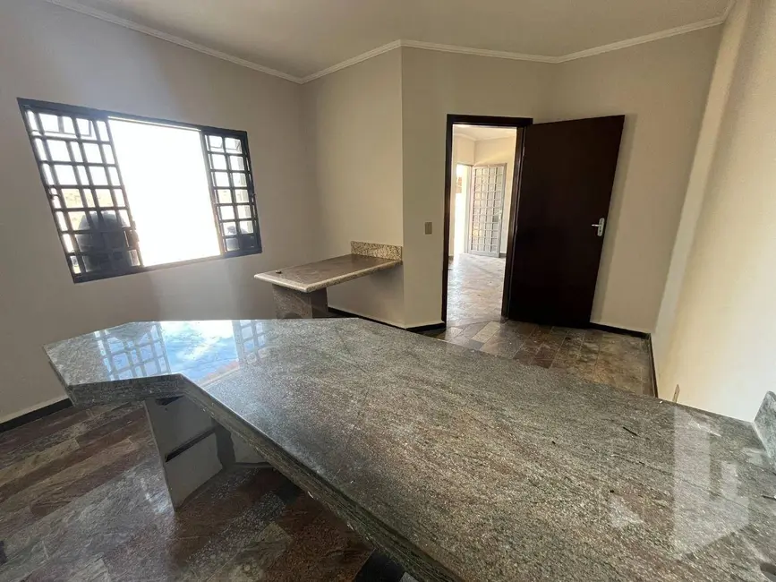 Foto 2 de Armazém / Galpão para alugar, 700m2 em Jardim Maria Cibele, Jau - SP