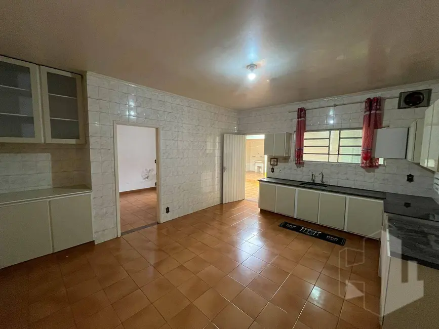 Foto 5 de Casa com 4 quartos para alugar, 360m2 em Vila Santa Maria, Jau - SP