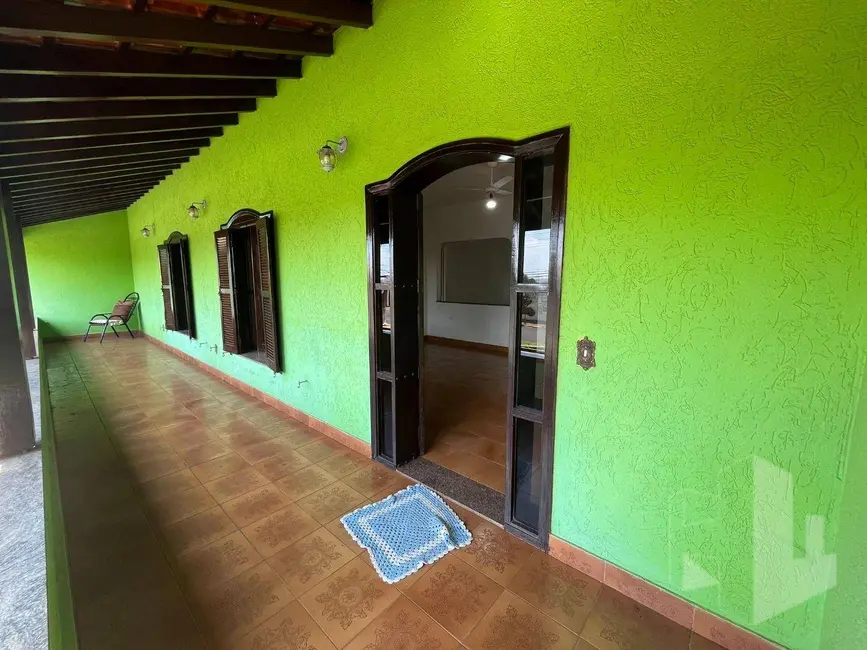 Foto 2 de Casa com 4 quartos para alugar, 360m2 em Vila Santa Maria, Jau - SP