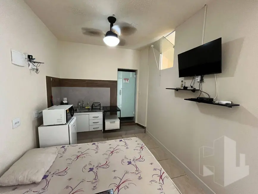 Foto 2 de Kitnet com 1 quarto para alugar, 10m2 em Centro, Jau - SP