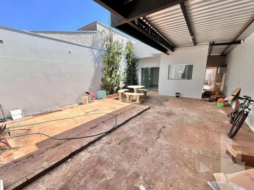 Foto 2 de Casa com 2 quartos para alugar, 175m2 em Jardim Bela Vista, Jau - SP