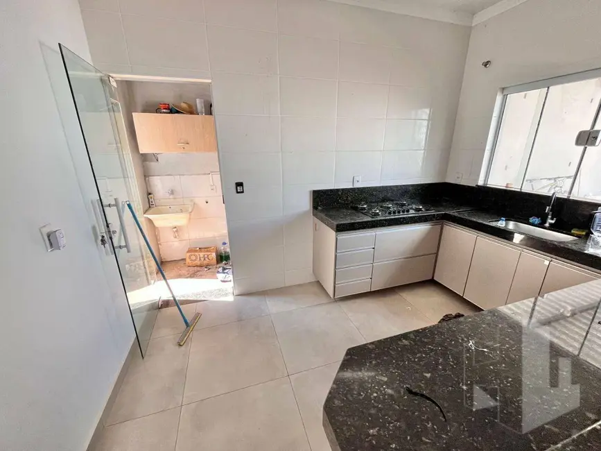 Foto 4 de Casa com 2 quartos para alugar, 175m2 em Jardim Bela Vista, Jau - SP