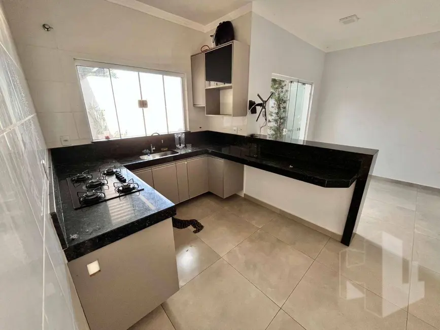 Foto 5 de Casa com 2 quartos para alugar, 175m2 em Jardim Bela Vista, Jau - SP