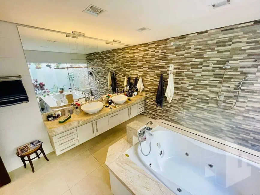 Foto 8 de Casa com 3 quartos à venda, 1000m2 em Jau - SP