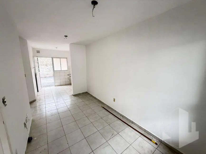 Foto 3 de Casa com 2 quartos à venda, 140m2 em Jau - SP