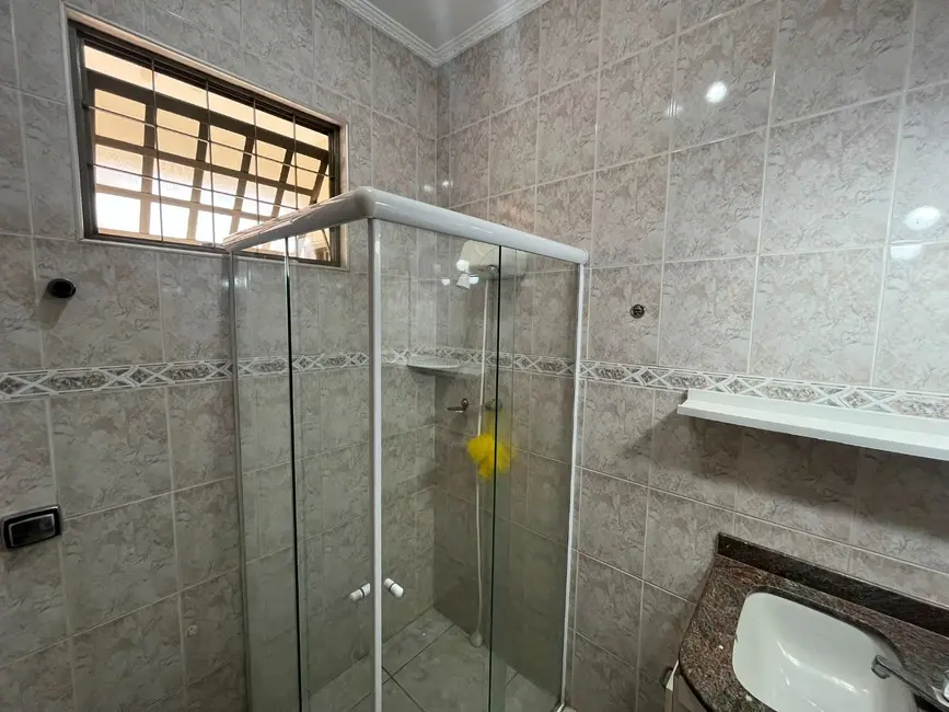 Foto 5 de Casa com 3 quartos para alugar, 250m2 em Jardim Alvorada, Jau - SP